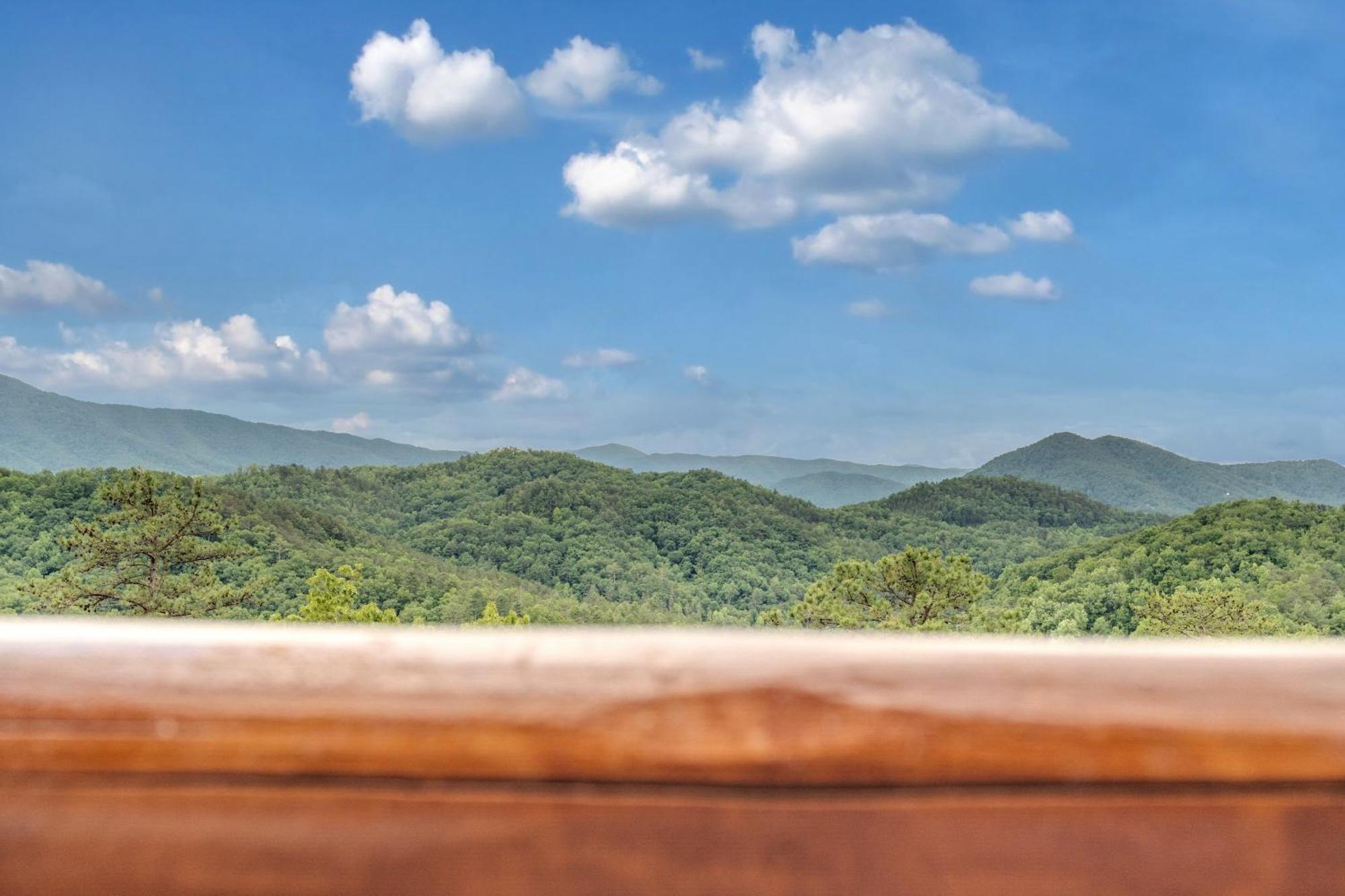 Endless View- Amazing Panoramic Mountain Views, Pool Access, Free Area Attraction Tickets Villa Sevierville Exterior photo